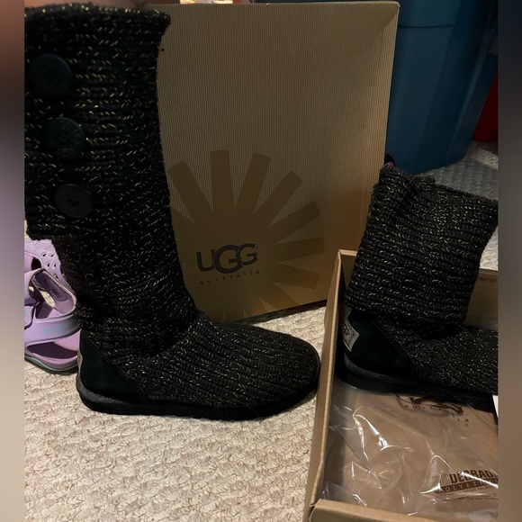 Ugg Classic Cardy Boots - black and gold - Picture 7 of 9